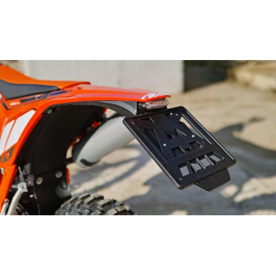 Podblatník s led světlem pasuje na  Beta RR 20- Xtrainer 23-  černý černá