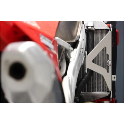 Kryty chladičů AXP pasují na CRF 450 21-24 250 22-24